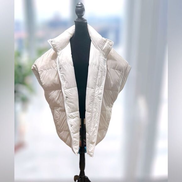 🔥 UGG Reversible Winter Snow Insulated Oversized Puffer Vest Size L - Picture 8 of 16